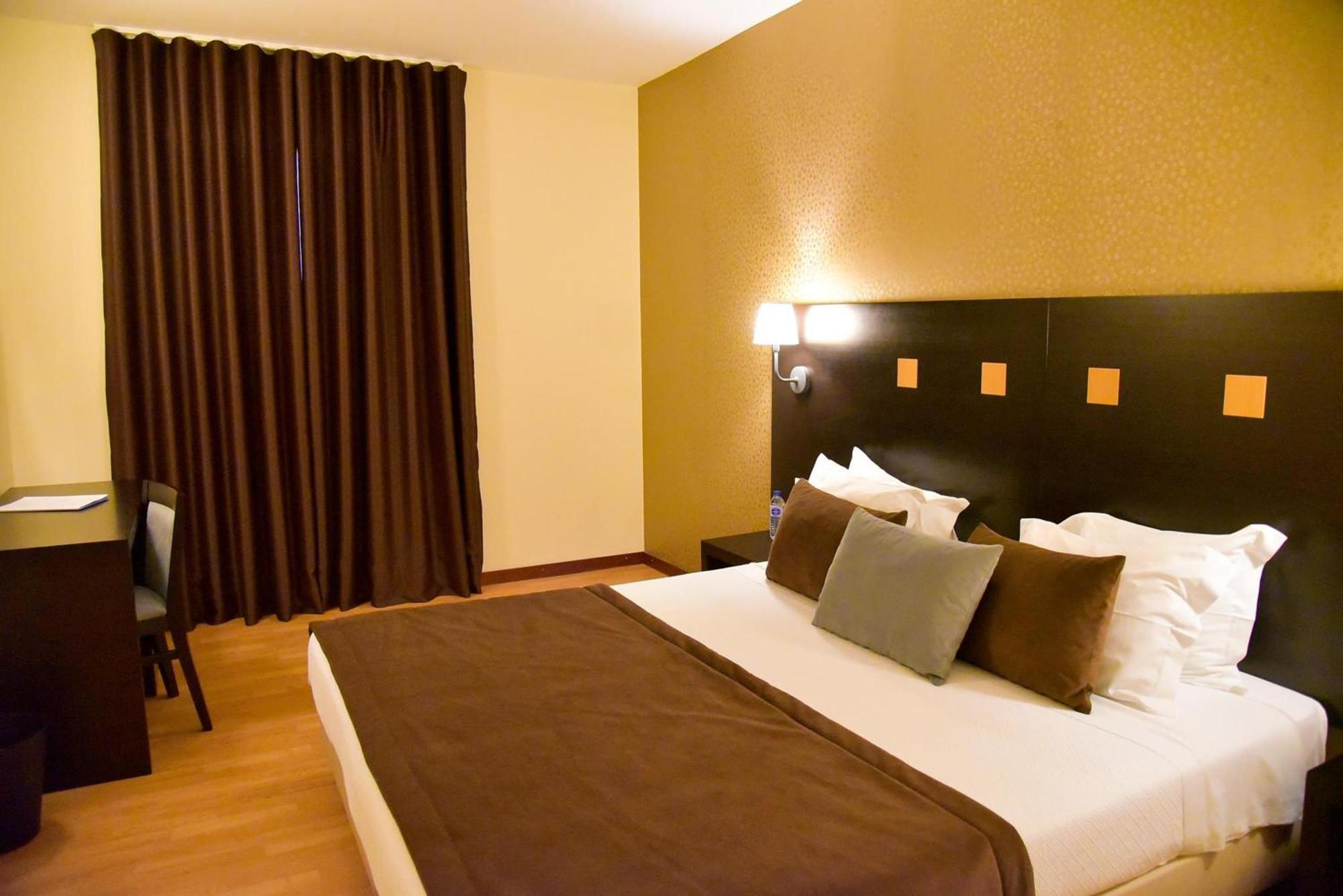 Quarto Duplo ou Twin Standard com Cama Extra (3 Adultos)