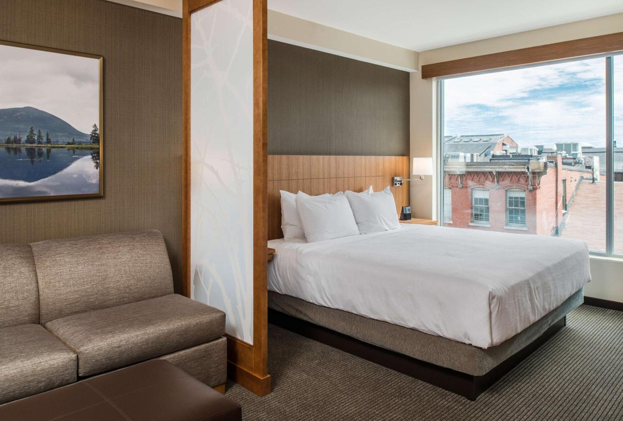 King Room with Sofa Bed - High Floor