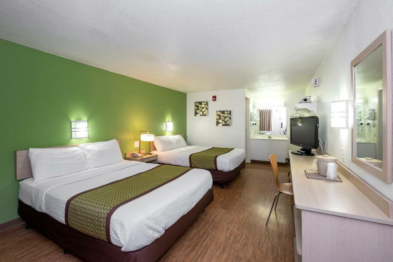 Standard Queen Room with Two Queen Beds