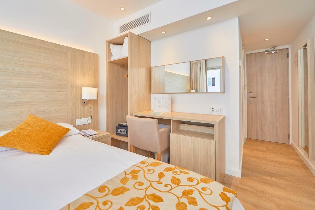 Doppelzimmer mit teilweisem Meerblick