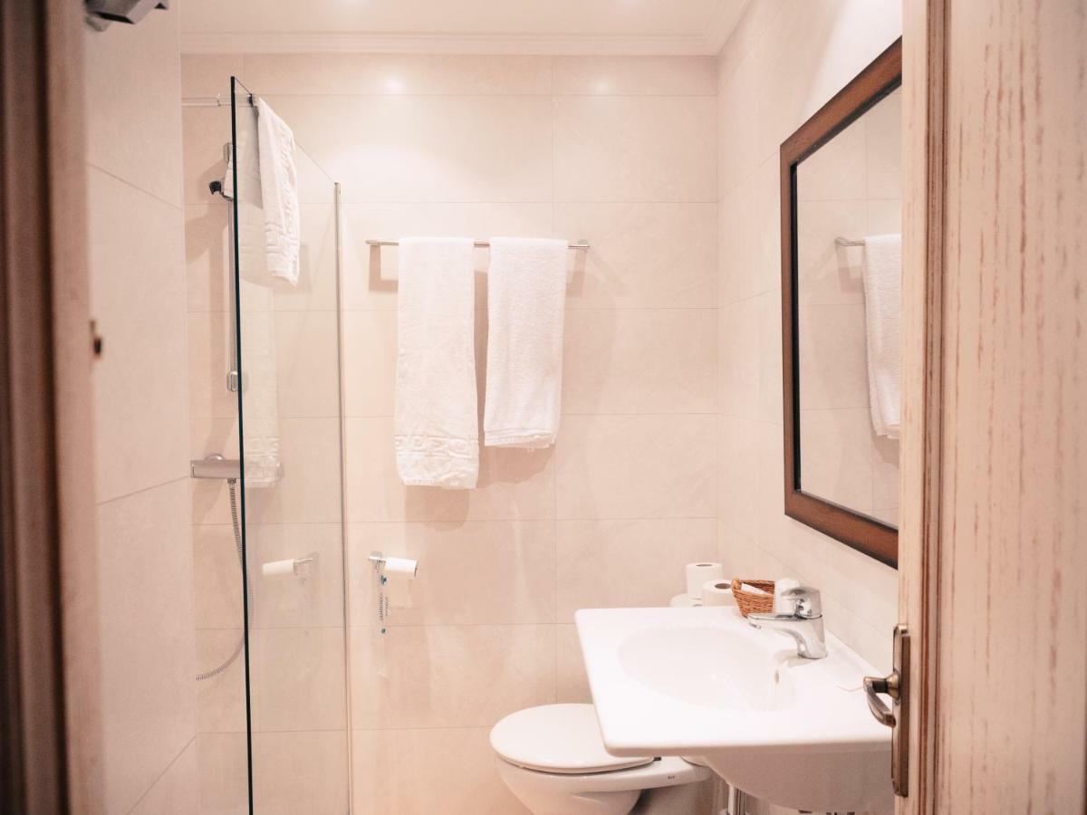Double or Twin Room,831423509:JPEG