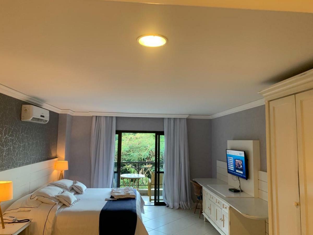 Suíte Deluxe com Banheira de Hidromassagem