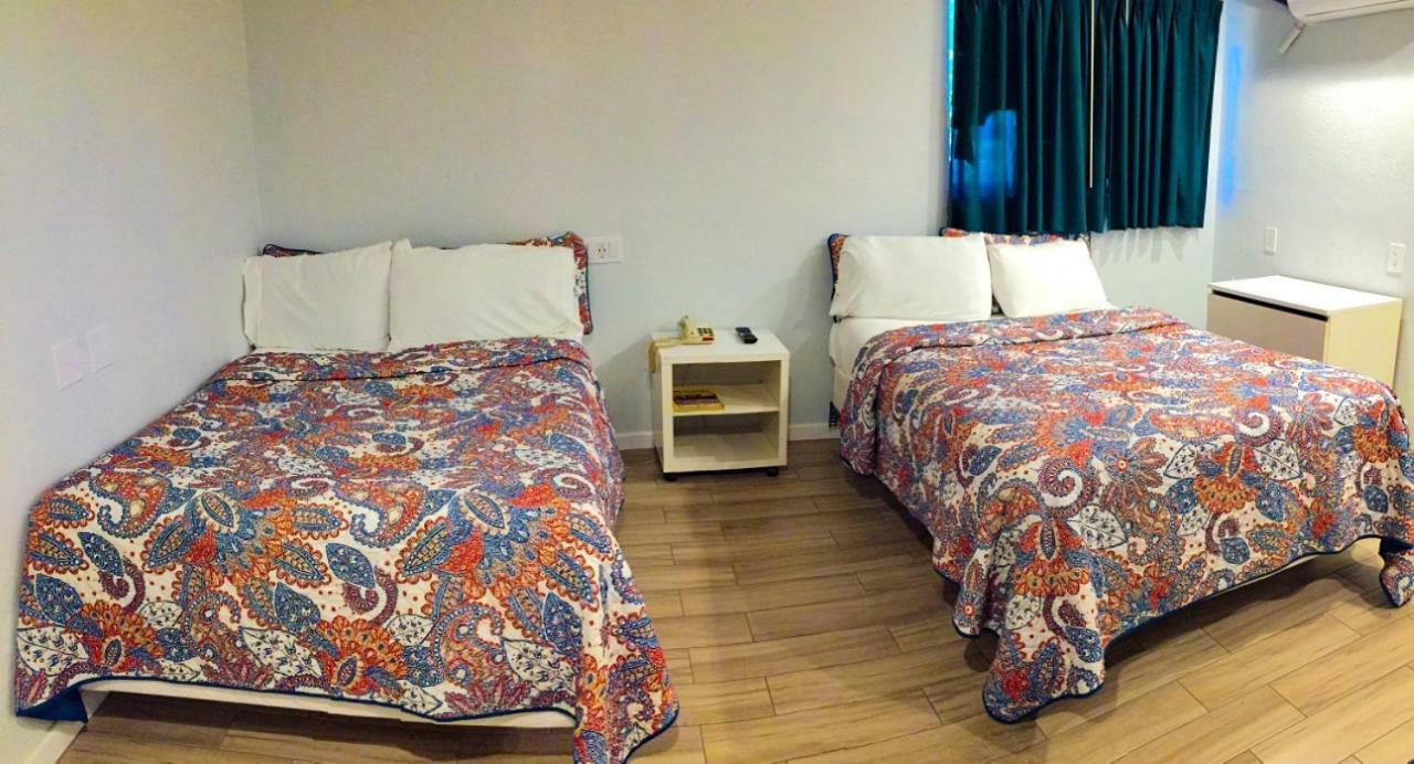 Room with Two Full Beds - Non-Smoking