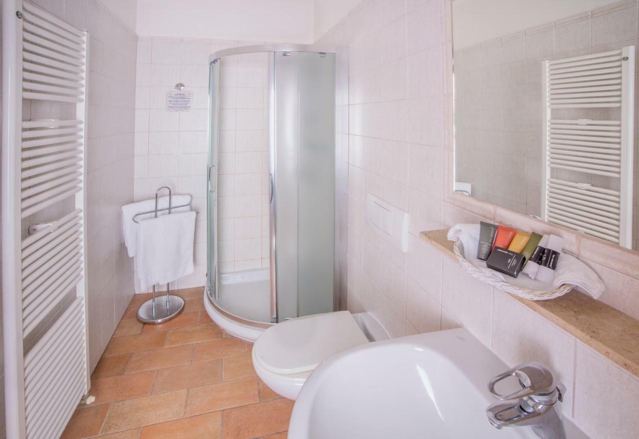 Double or Twin Room,1586821766:JPEG