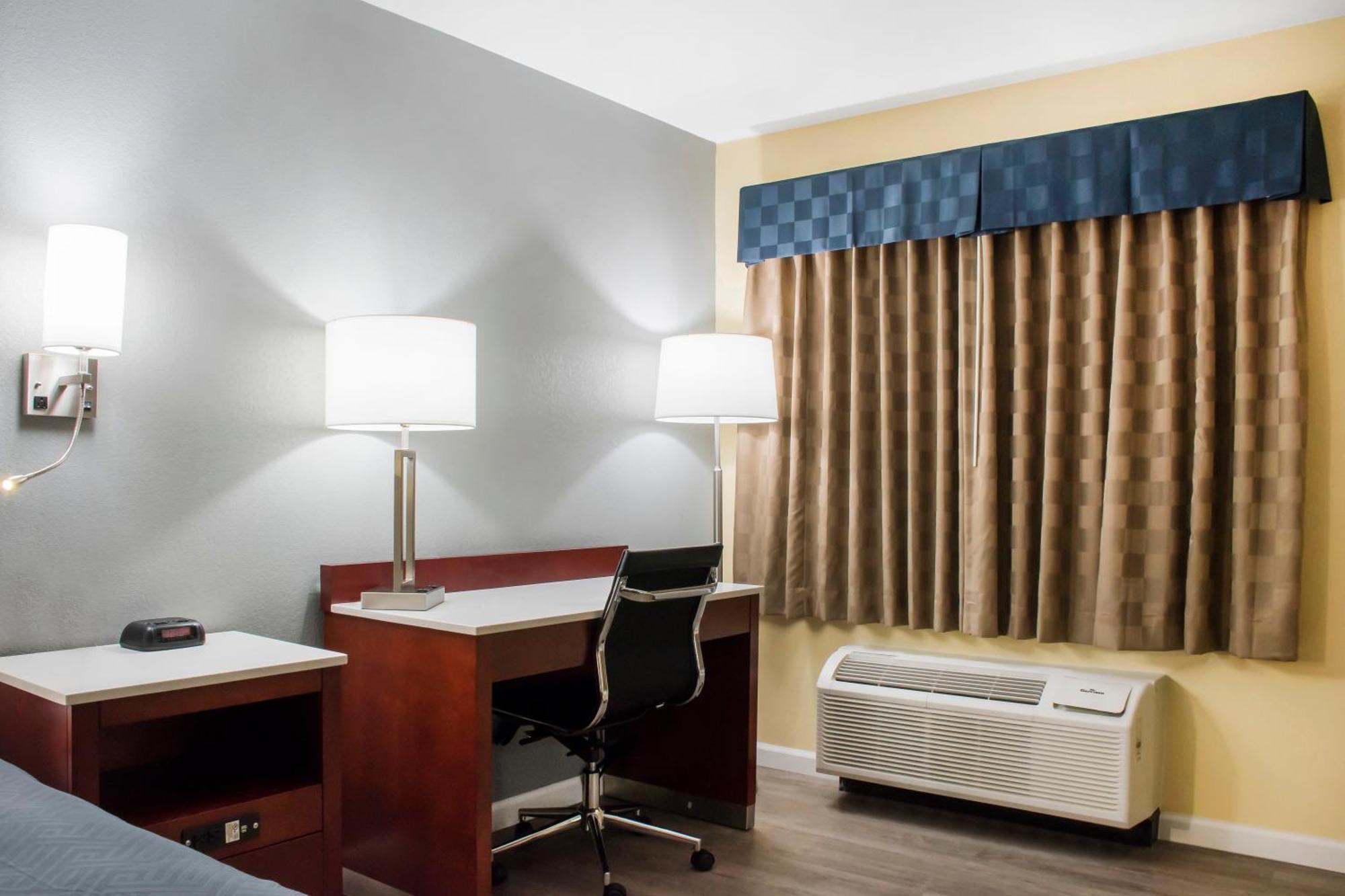 Queen Room - Accessible/Non-Smoking,841897898:JPEG