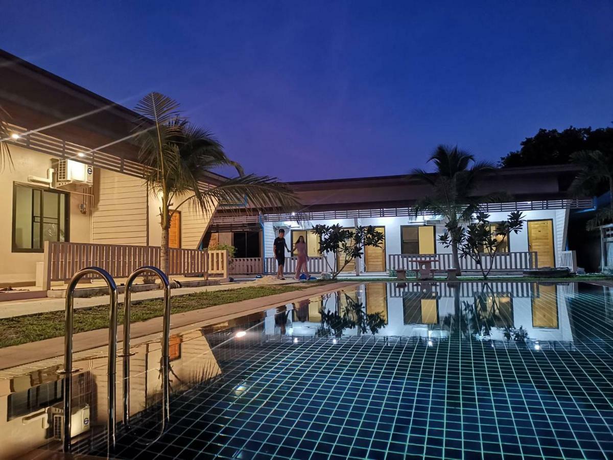 Double Room with Pool View,843323474:JPEG