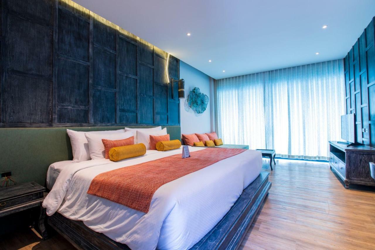 Deluxe Double or Twin Room with Pool View