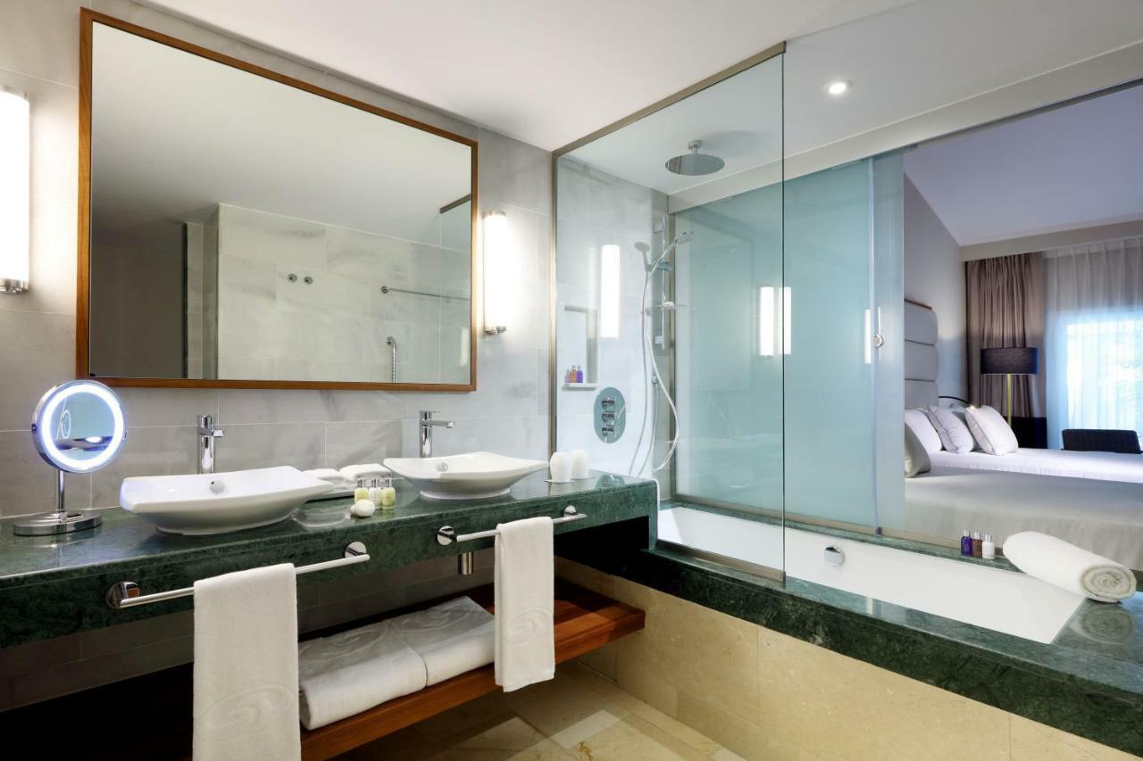Suite Junior con vistas al jardín
