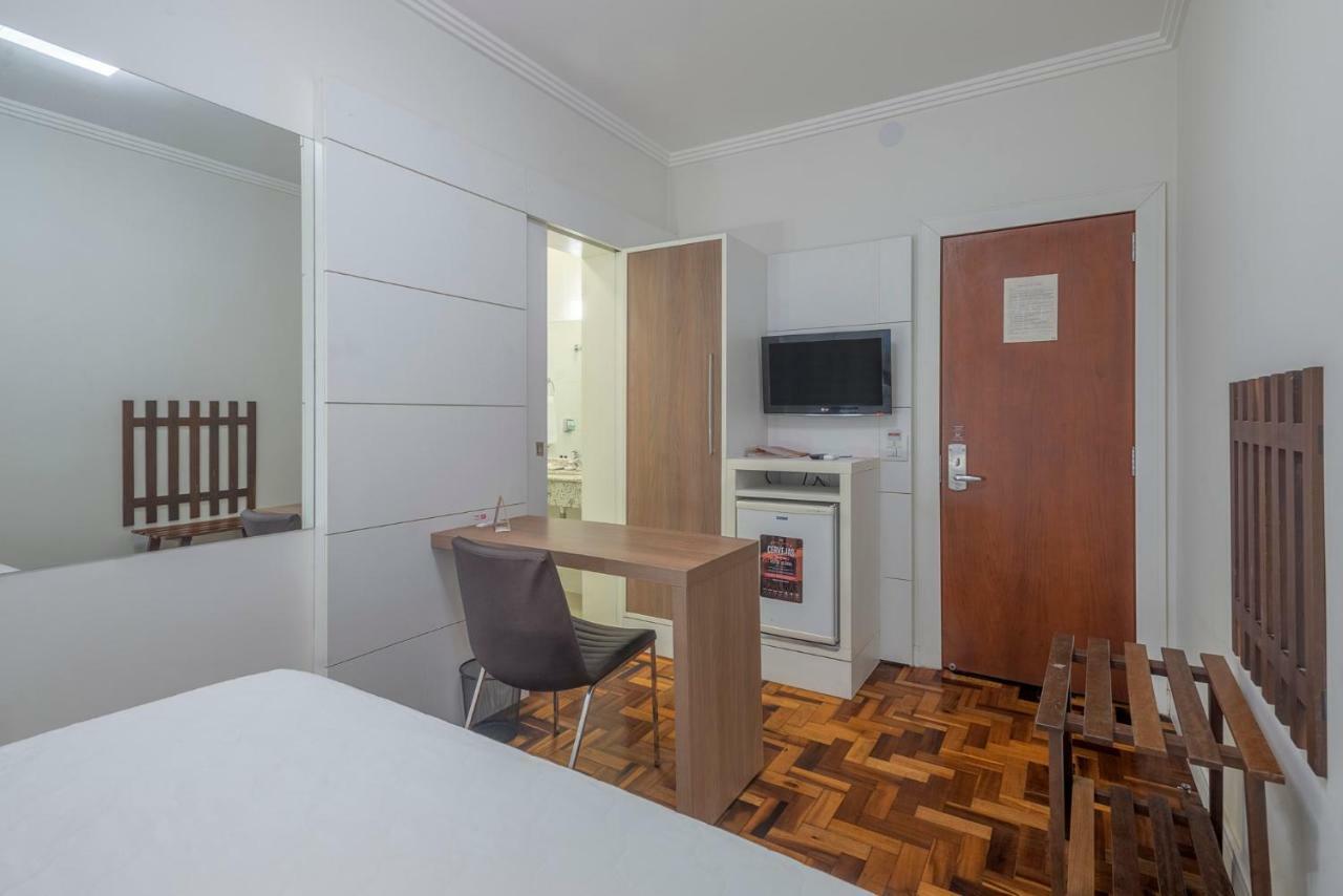 Quarto Duplo Comfort com 1 Cama de Casal