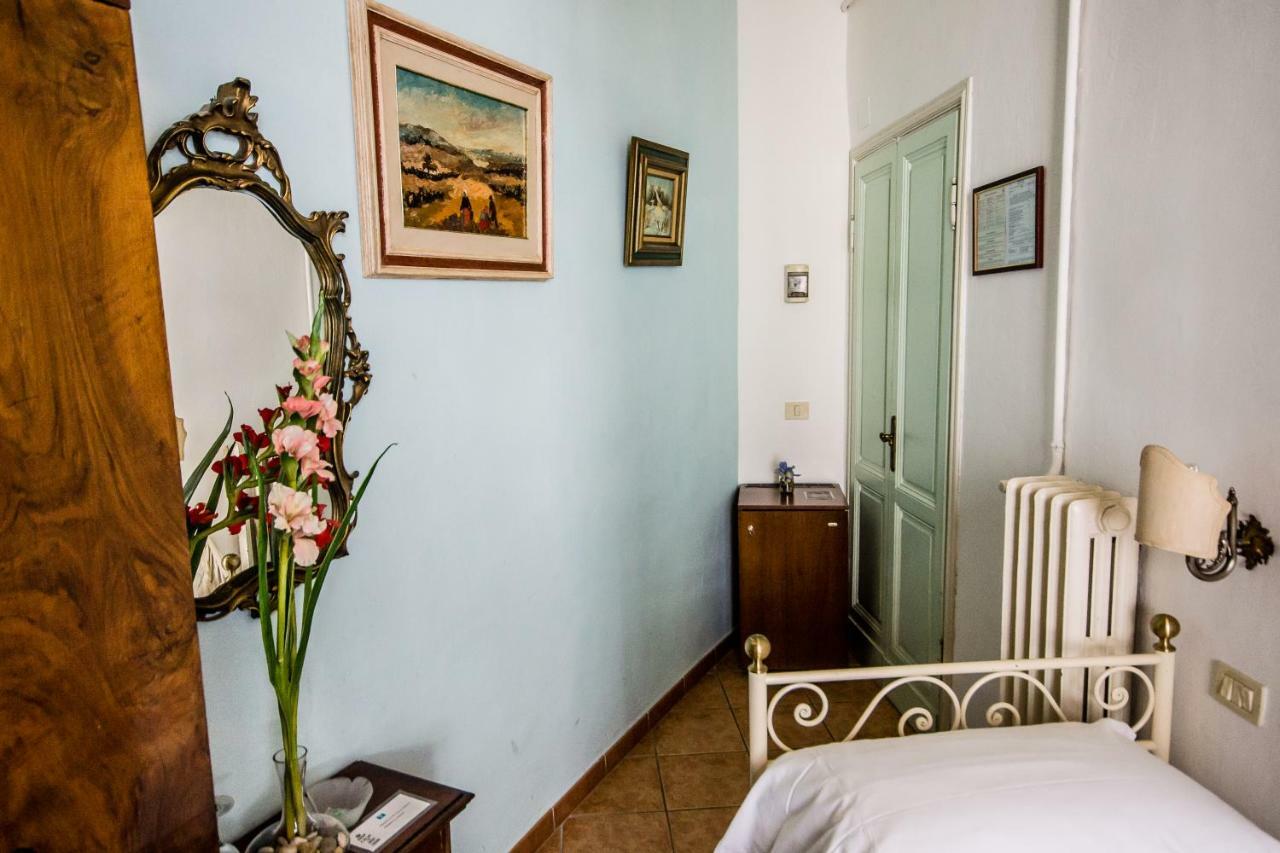 Quarto Individual com Chuveiro e Vaso Sanitário Compartilhados