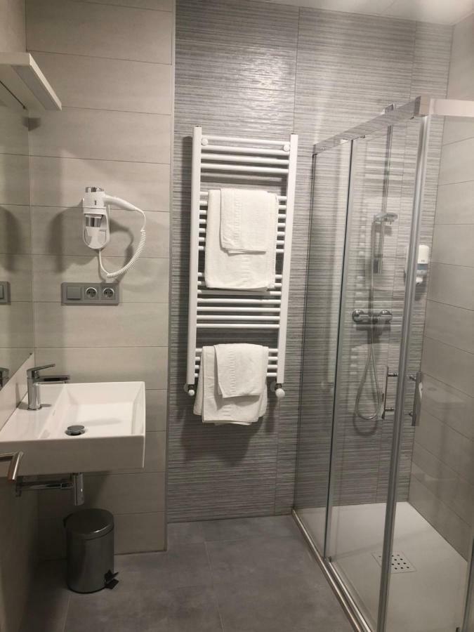 Habitación Doble con baño - 2 camas
