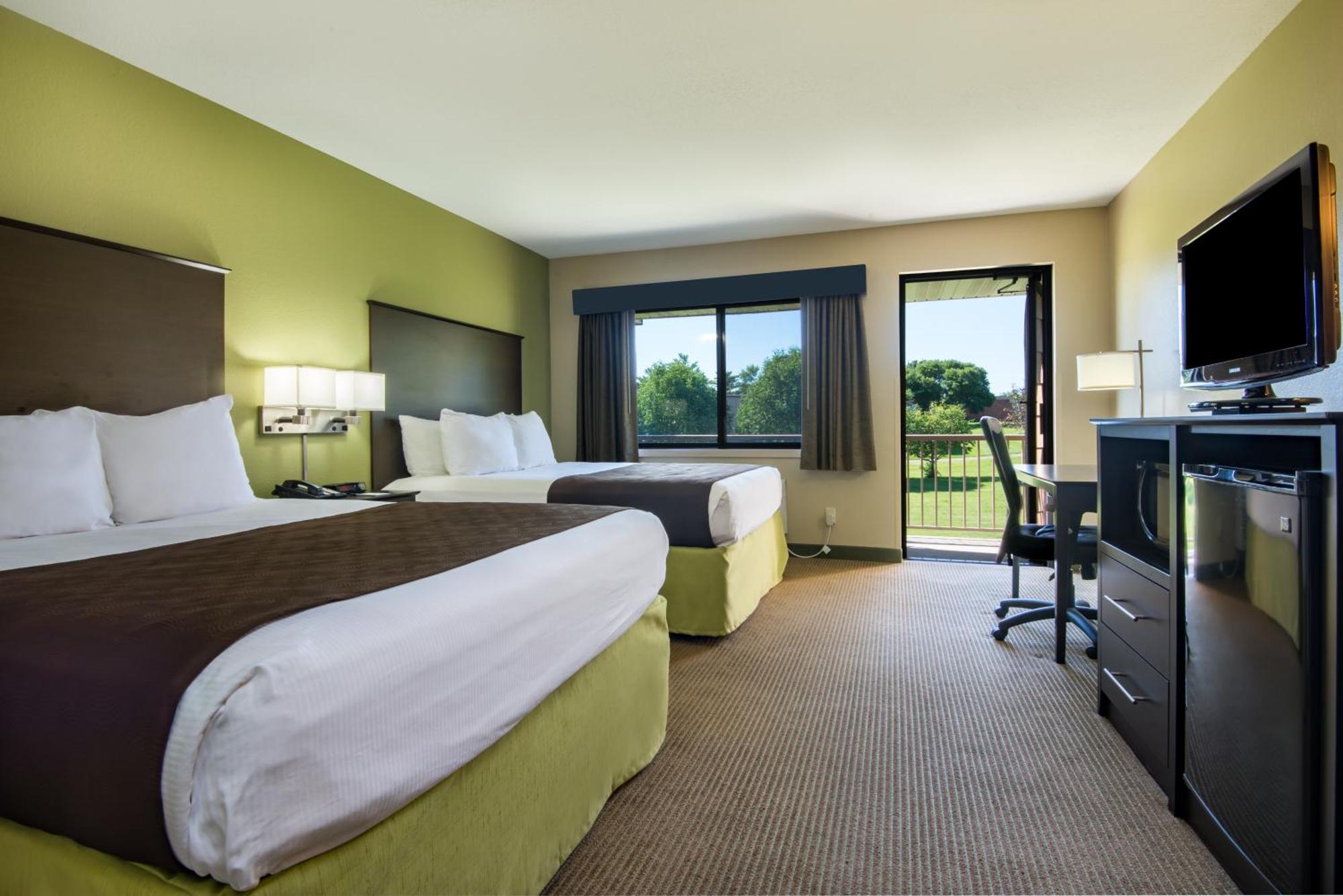 Deluxe Queen Room with Two Queen Beds - Non-Smoking