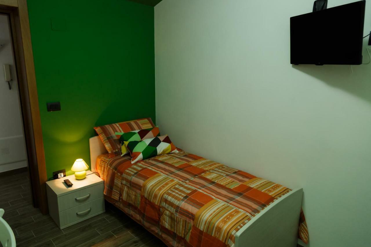 Camera Singola con Bagno Privato Esterno