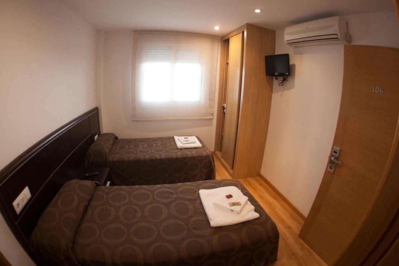 Twin Room with Private Bathroom,851423624:JPEG
