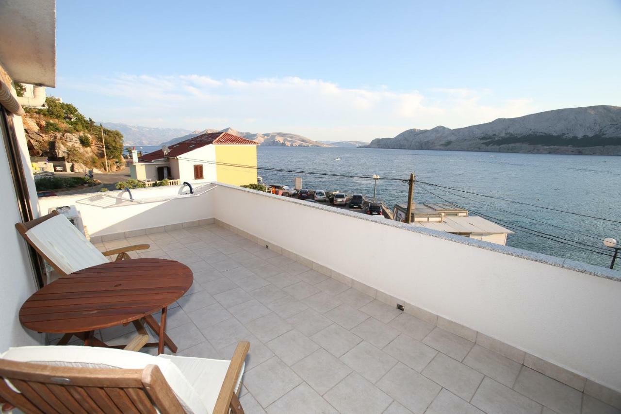Camera Matrimoniale con Balcone e Vista Mare