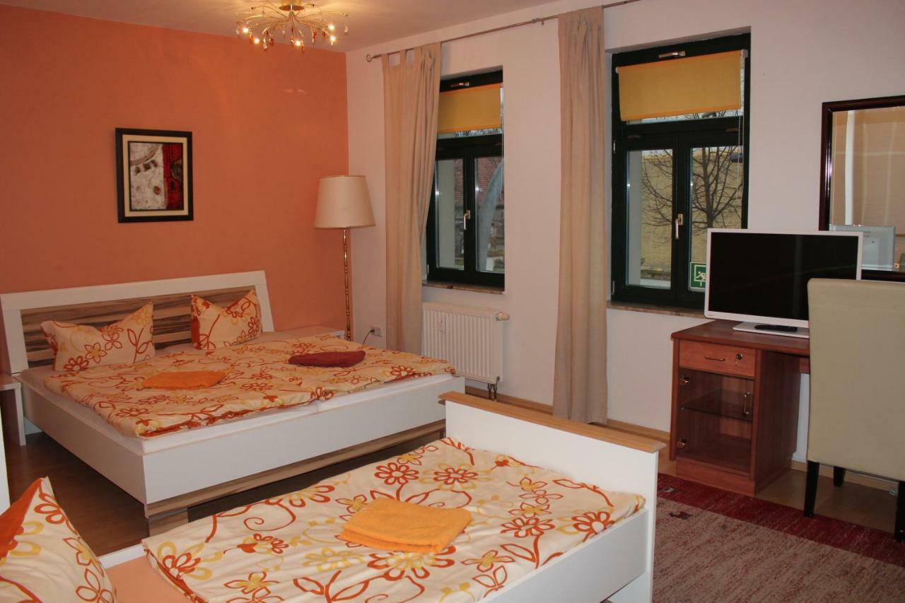 Dreibettzimmer mit Bad