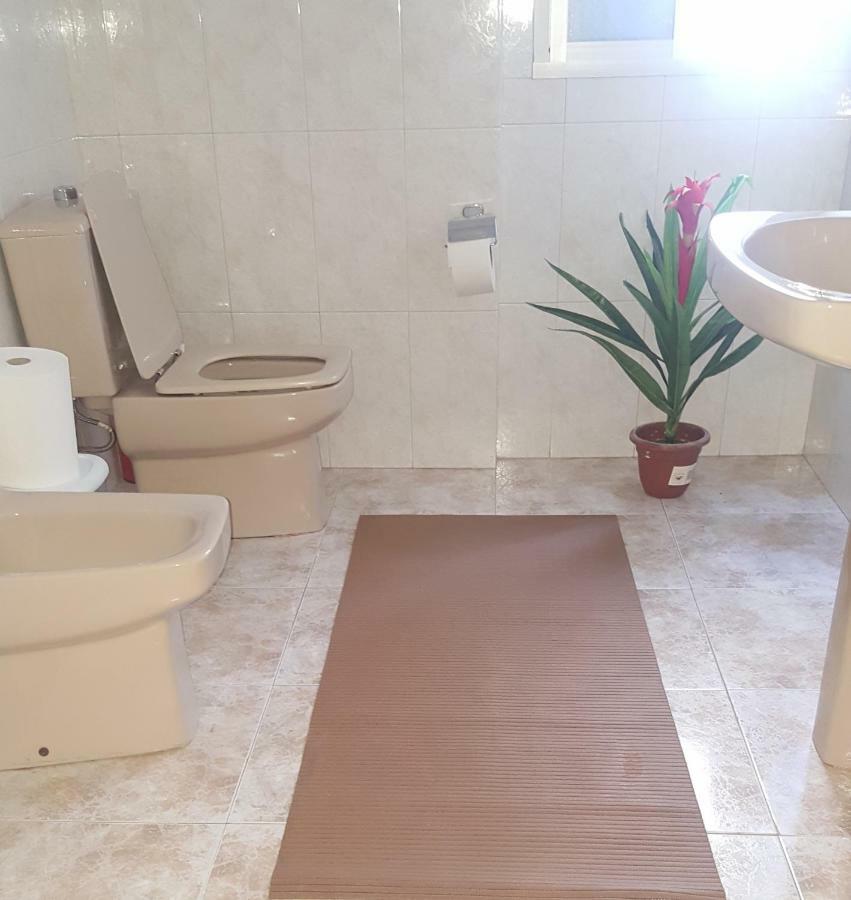 Quarto Duplo com Casa de Banho Partilhada