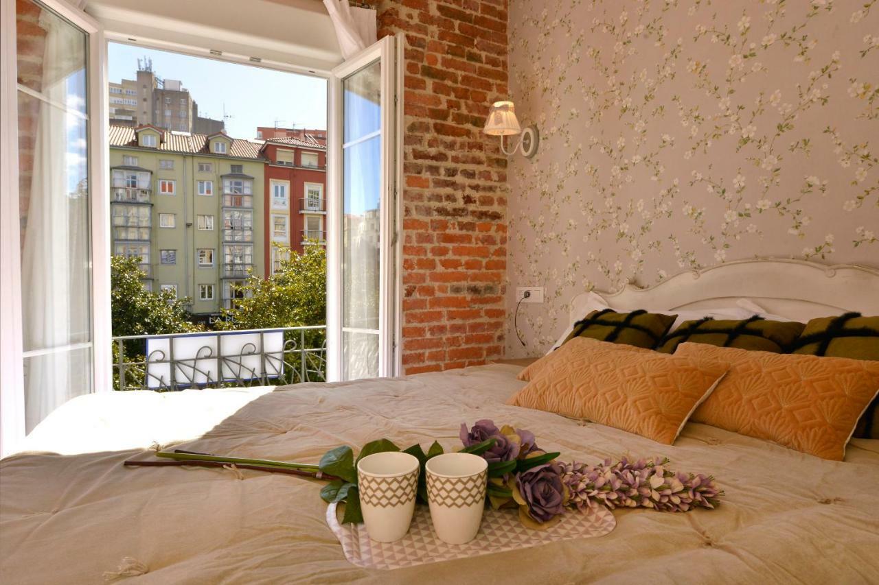 Chambre Double Supérieure avec Canapé-Lit (3 Adultes)