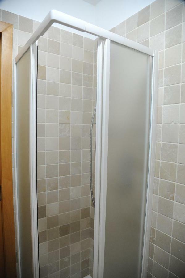 Camera Singola con Bagno Privato Esterno