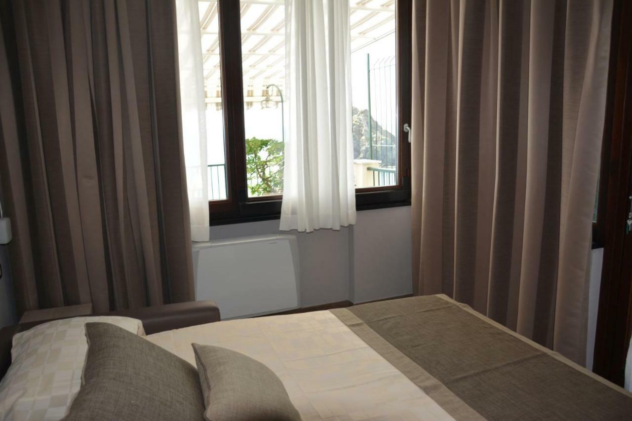 Doppel-/Zweibettzimmer mit Meerblick