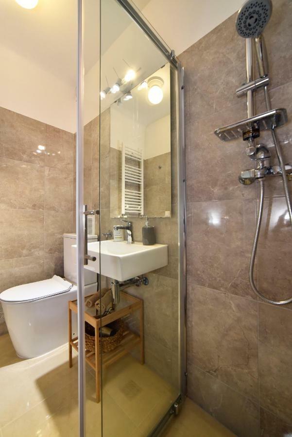 Camera Matrimoniale con Bagno Privato