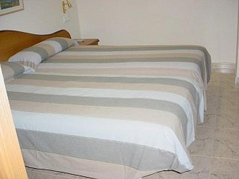 Tweepersoonskamer met 2 Aparte Bedden