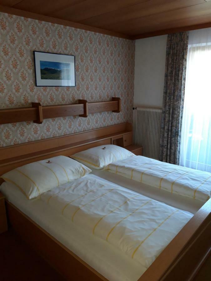 Tweepersoonskamer met Gedeelde Badkamer