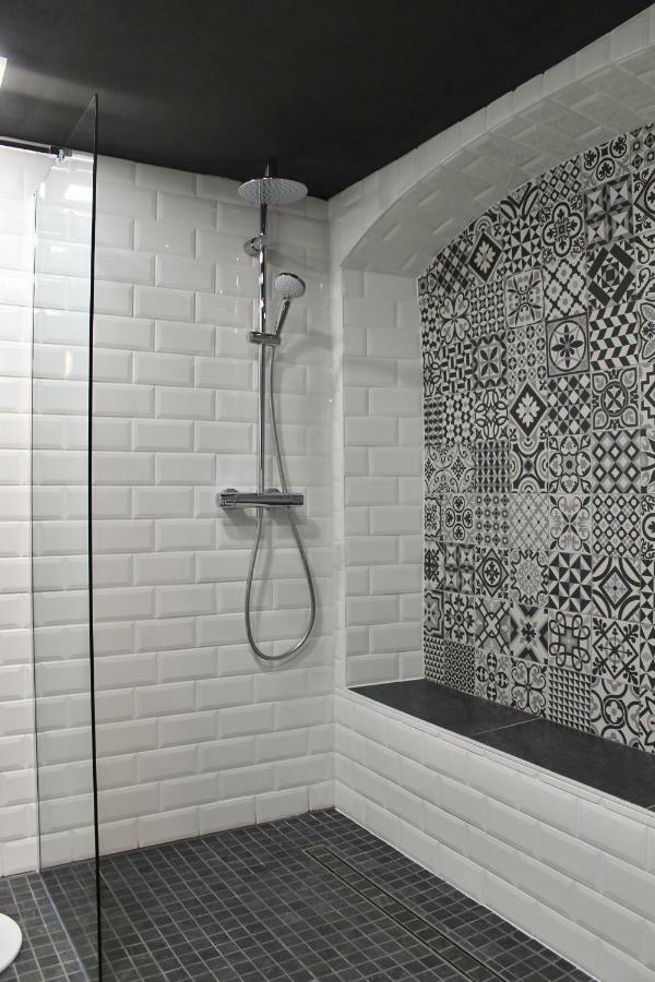 Familienzimmer mit Dusche