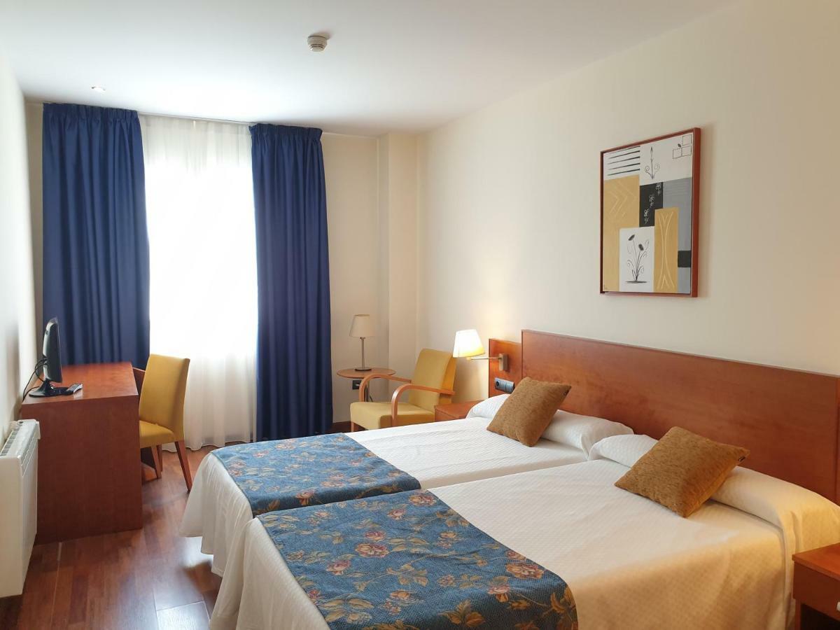 Double or Twin Room,886056889:JPEG
