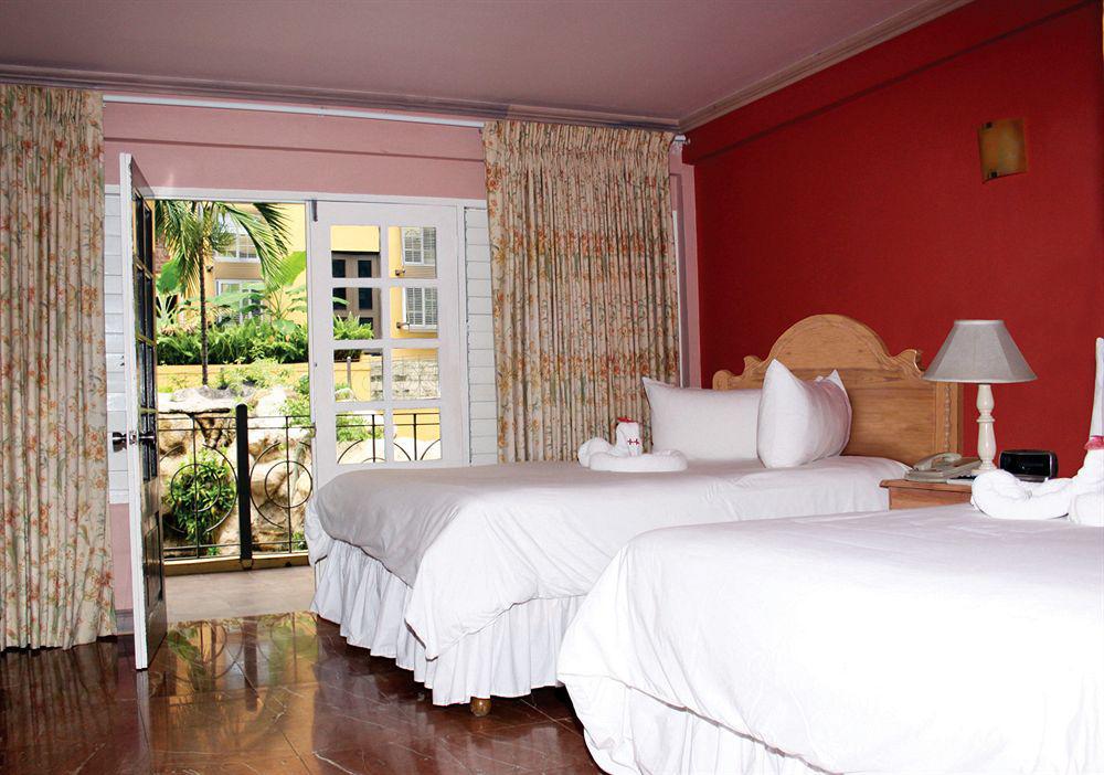 Deluxe Double Room with Garden View