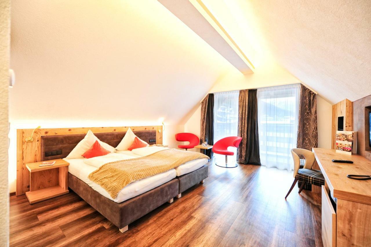 Doppel- oder Zweibettzimmer