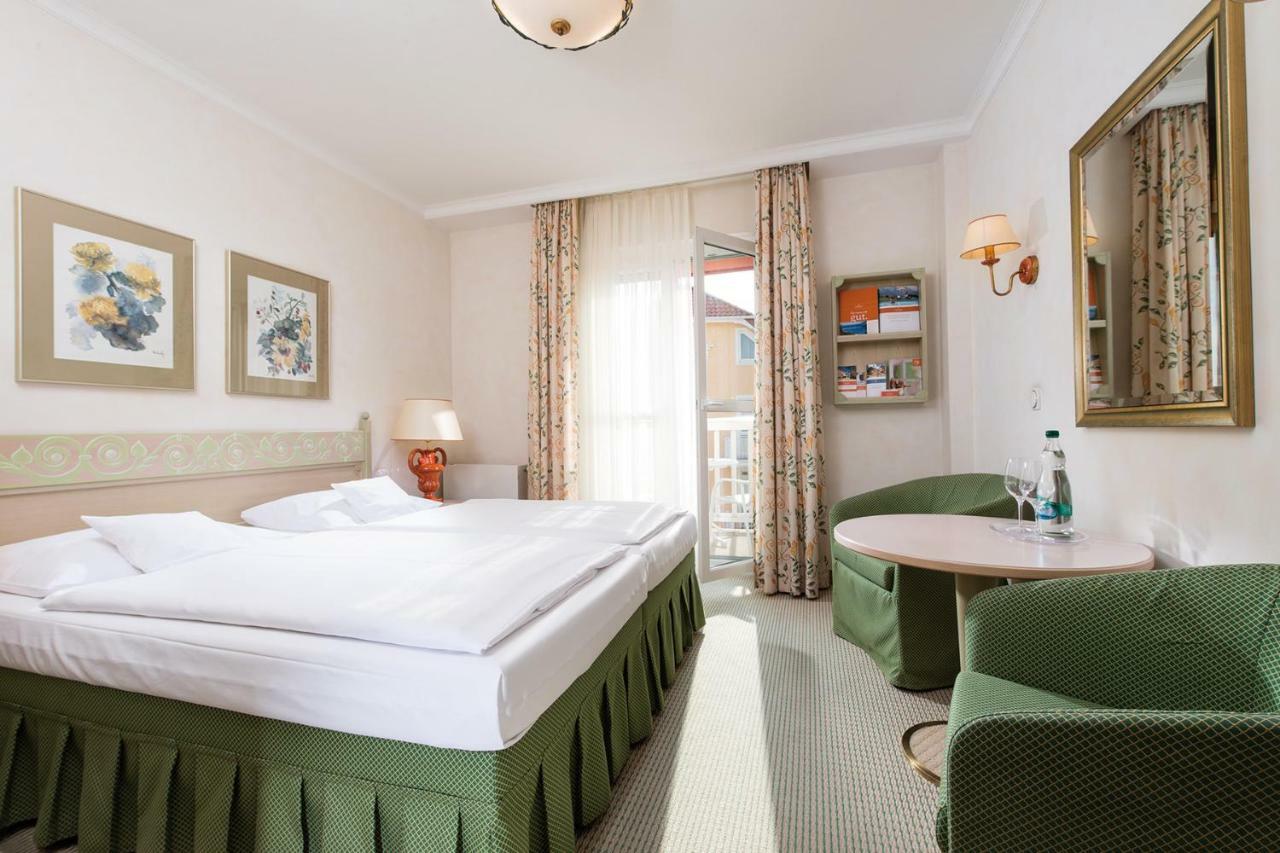 Doppelzimmer mit Balkon