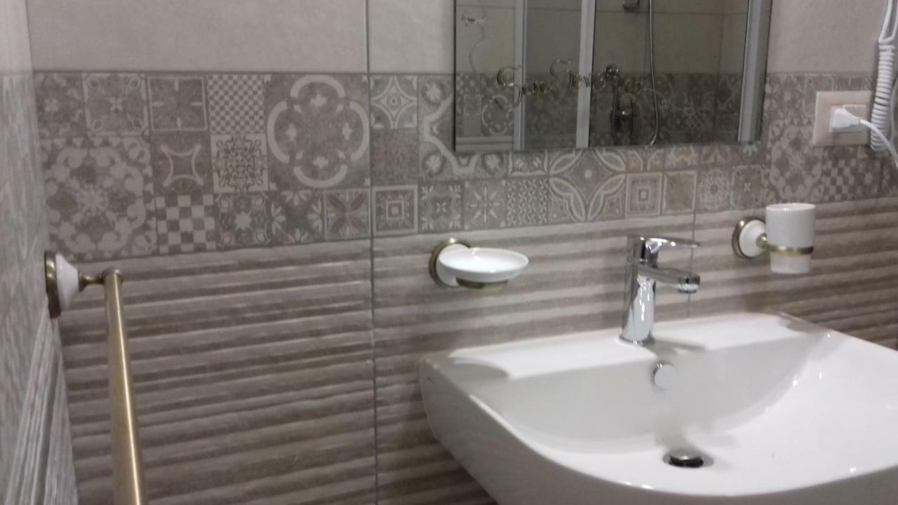 Camera Matrimoniale con Bagno Privato
