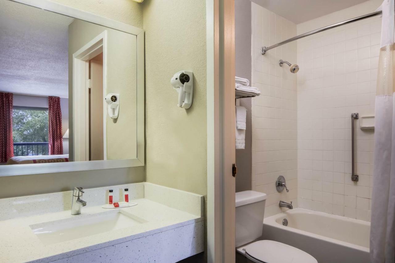 Deluxe Double Room with Two Double Beds - Non-Smoking