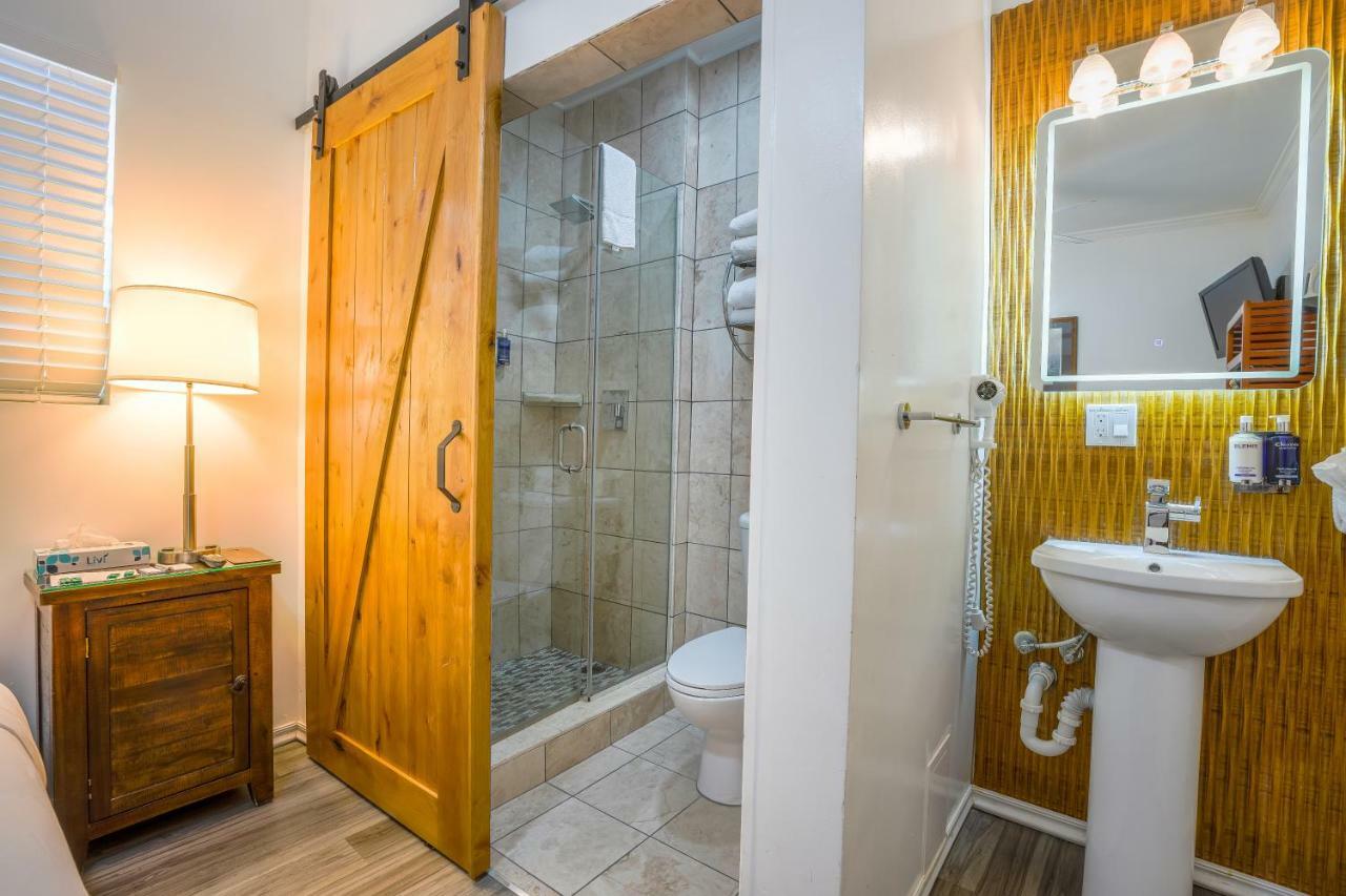 Small Queen Room