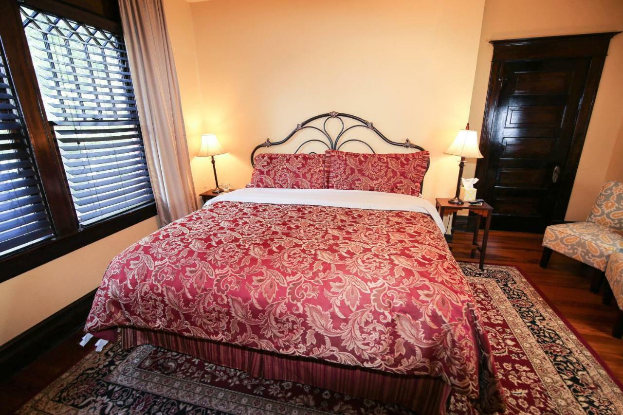King Room with Garden View