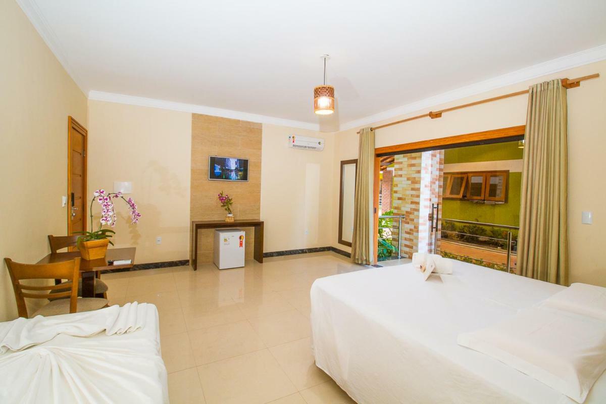 Quarto Deluxe (2 Adultos + 1 Criança com Menos de 6 Anos)