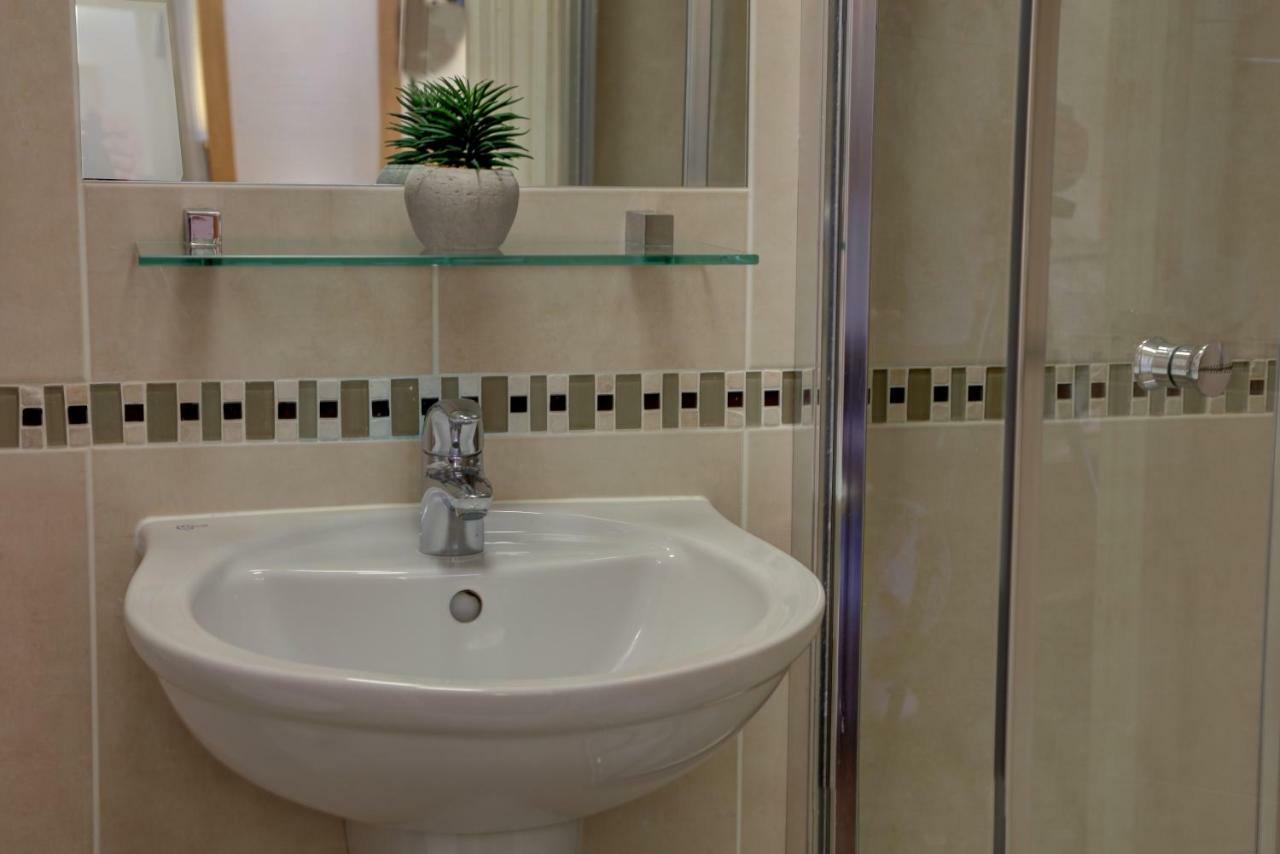 Standaard Kamer met 1 Tweepersoonsbed en 1 Eenpersoonsbed - Rookvrij