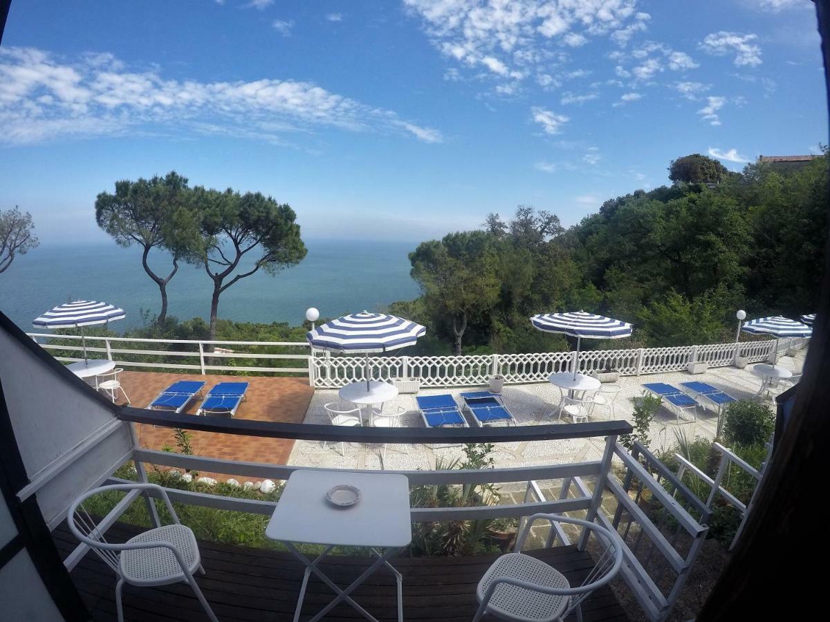 Camera Matrimoniale/Doppia con Letti Singoli con Vista Mare
