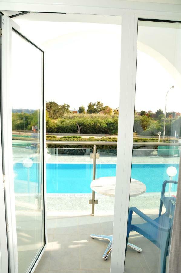 Studio de Luxe avec Vue sur la Piscine