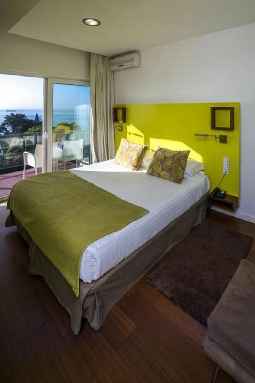 Habitación Doble (1 o 2 camas) con balcón y vistas al mar