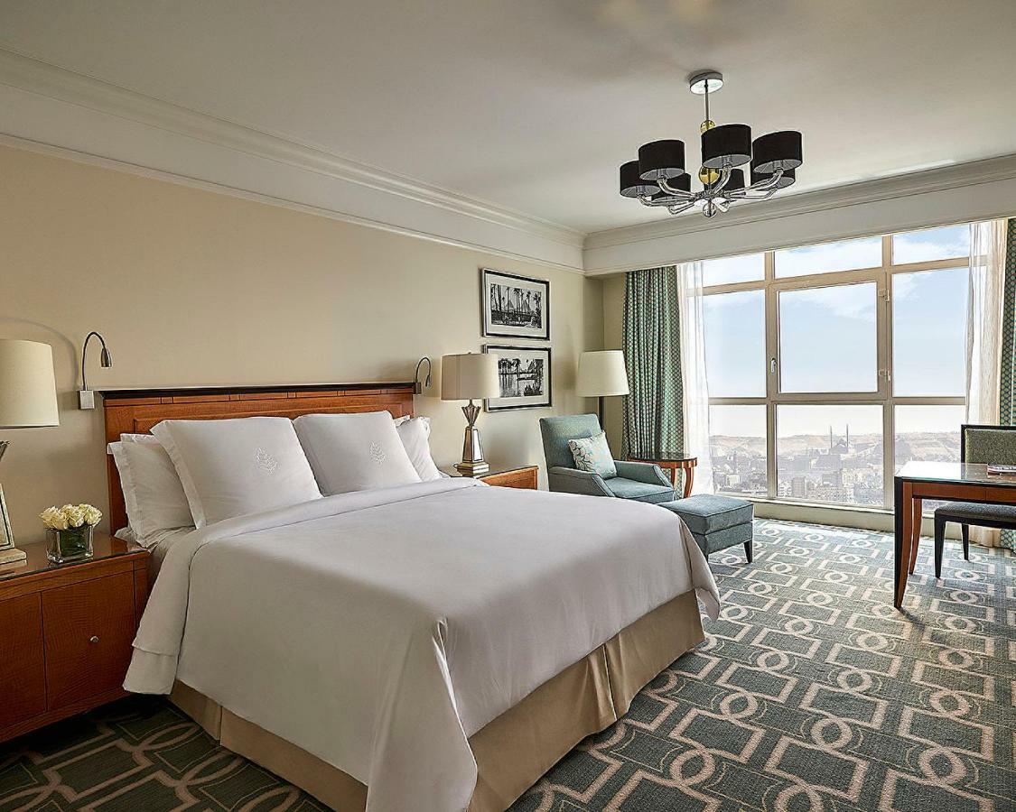 Superior Room - King Bed