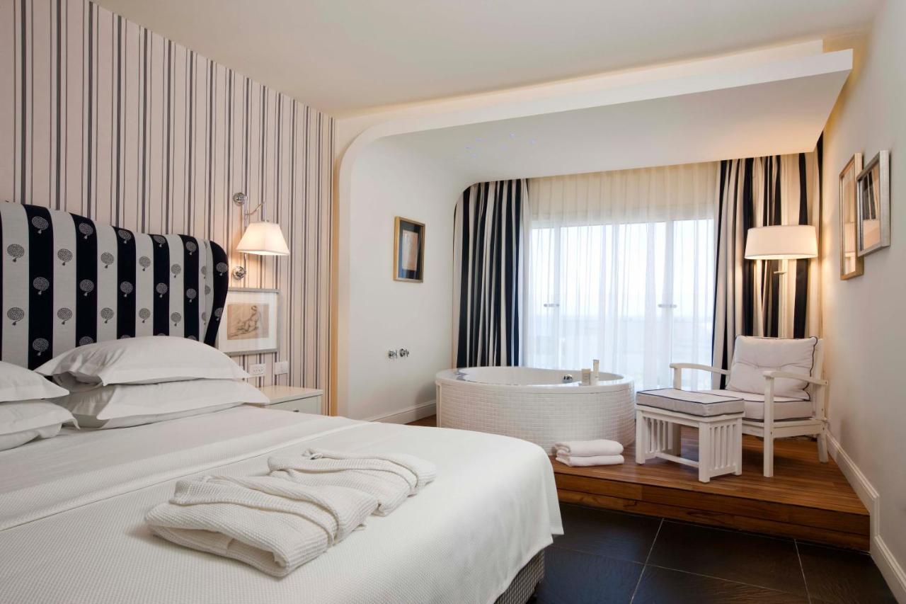 Superior Tweepersoonskamer met een Tweepersoonsbed en een Eigen Spa-bad