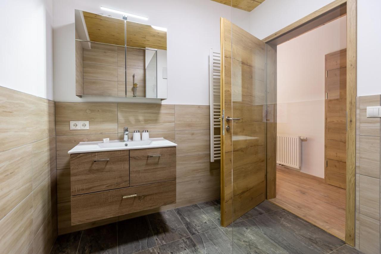 Deluxe Double Room,1571382422:JPEG