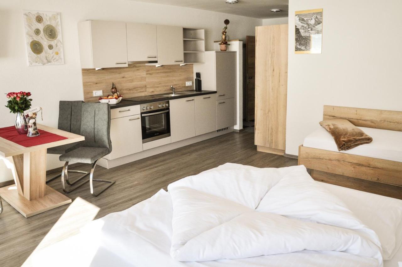 Apartment mit Balkon