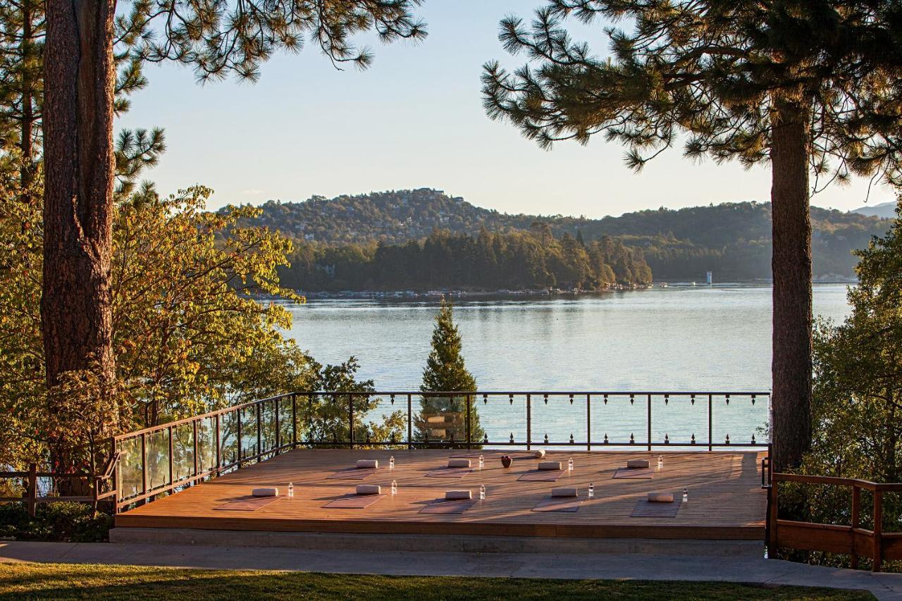 Balcony Lakeside King