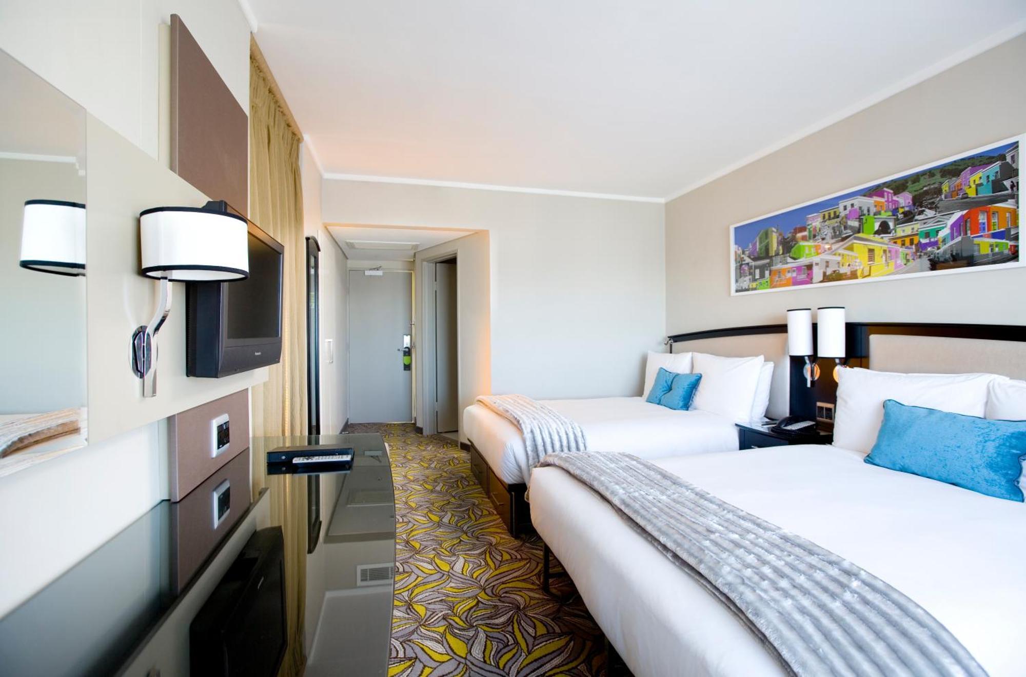 Double Room with Two Double Beds - Smoking,1556170870:JPEG
