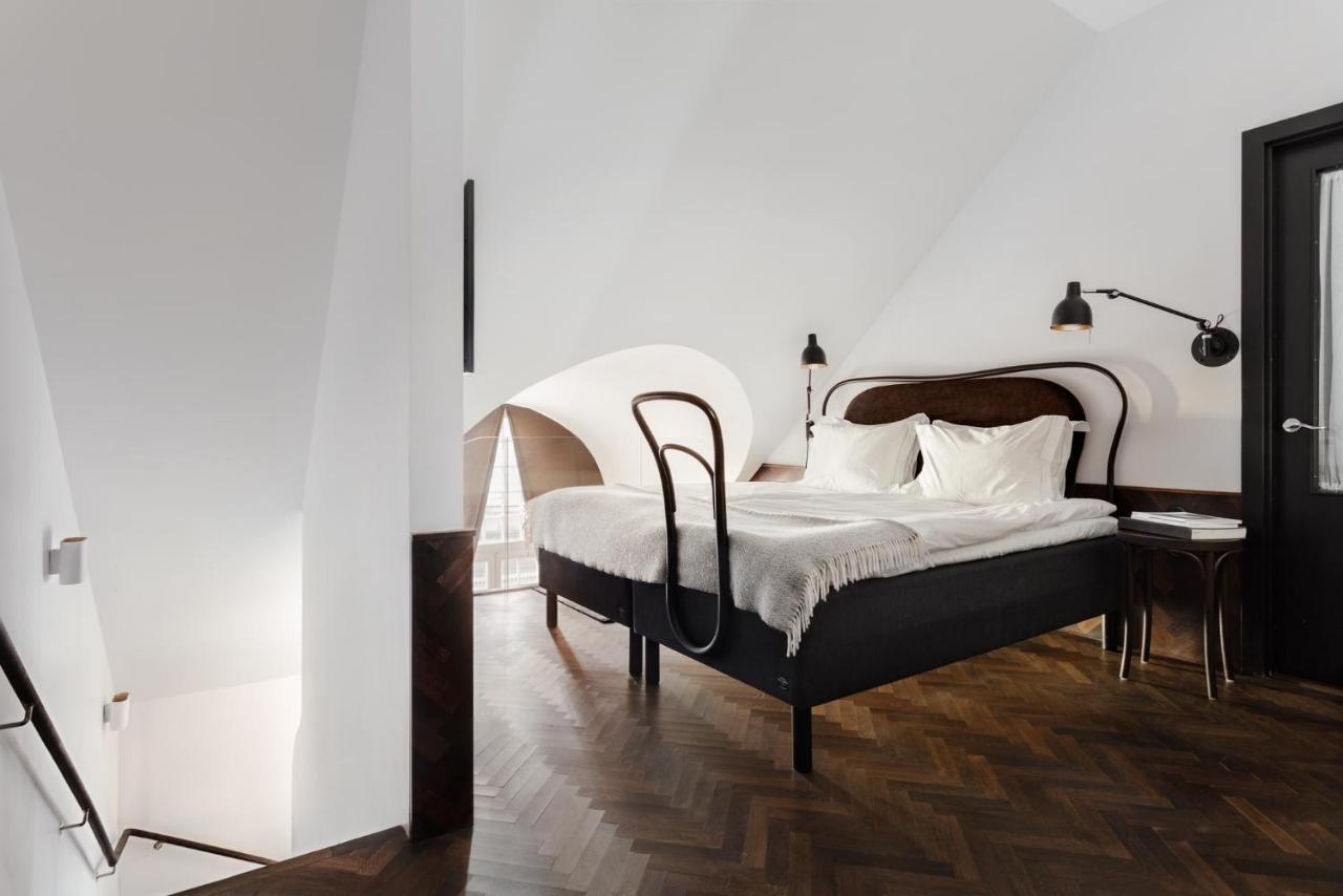 Deluxe King Suite