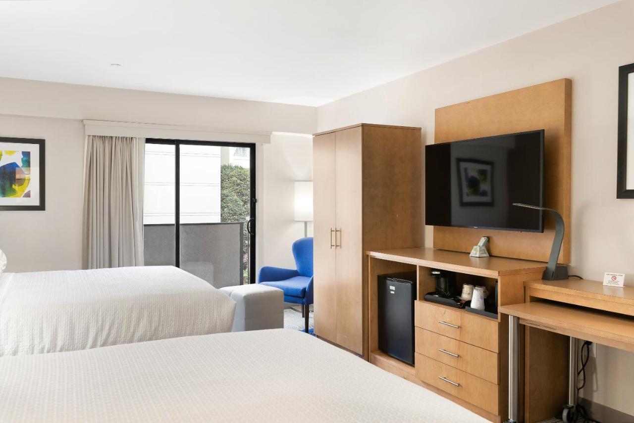 Chambre avec 2 Lits Queen-Size et Terrasse