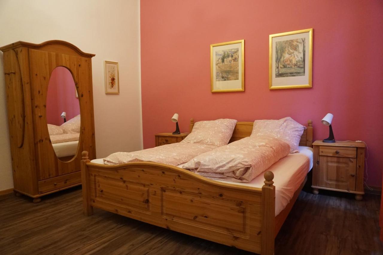 Chambre Double avec Toilettes Communes